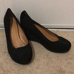 Black Top Moda small wedges